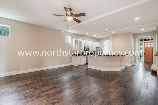 Building Photo - 20462 SW Arnold Pl