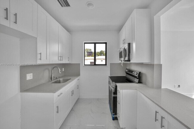 Building Photo - 450 Beacom Blvd