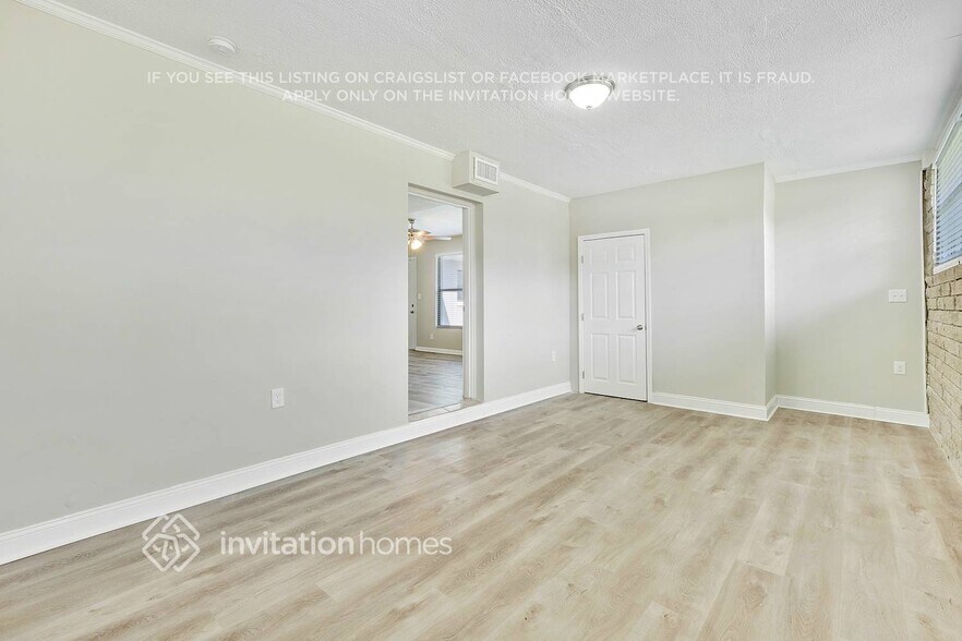Building Photo - 4853 Clyde Dr