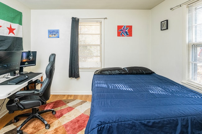 Building Photo - 314 S Arbutus Dr