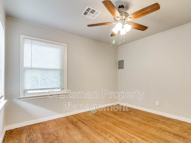 Building Photo - 1414 Oxford Way