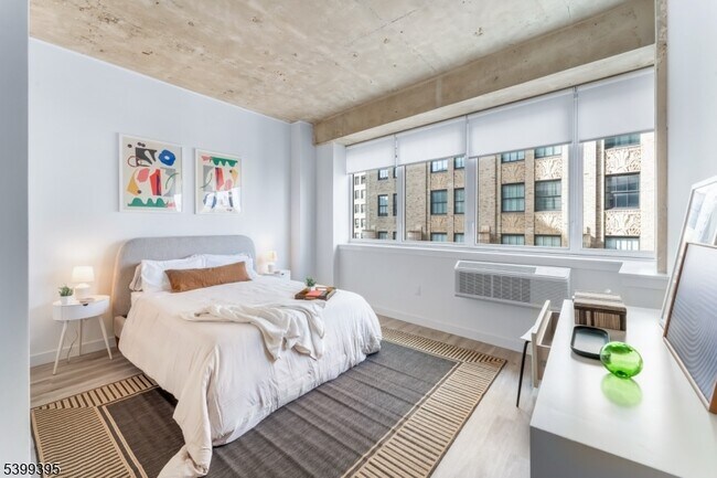 Building Photo - 10 Commerce Ct