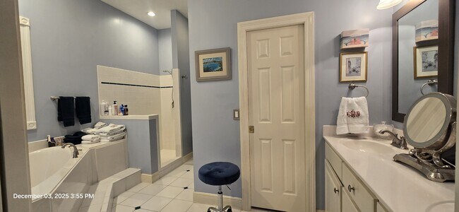 Building Photo - 4630 Delwood View Blvd