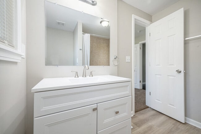 Building Photo - 4716 N Olive St