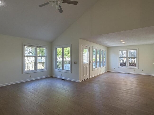 Building Photo - 305 Wimbledon Ct