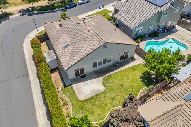 Building Photo - 9259 Crystal Falls Way