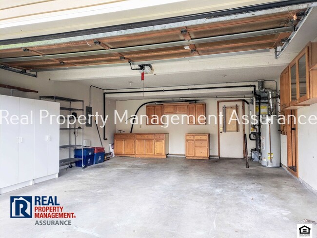 Building Photo - 15590 SW Tanager Dr