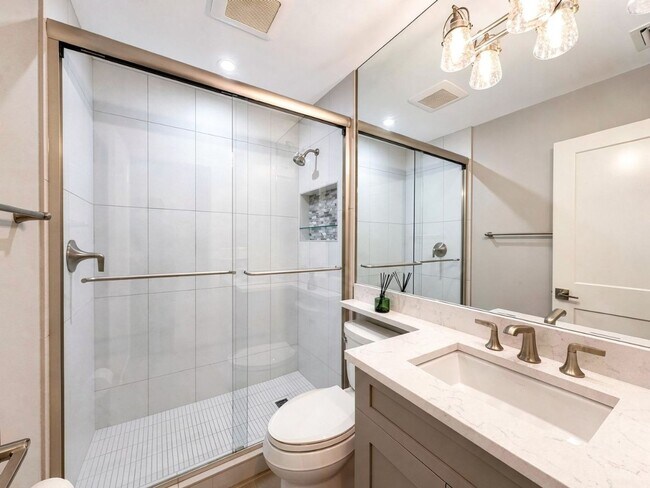 Building Photo - Beautifully renovated 3/2 home now available in the desirable Villages at Country Creek!