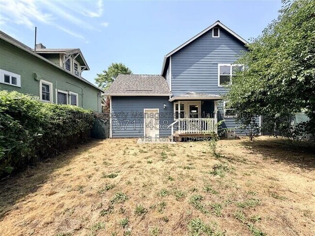 Building Photo - 5238 NE 14th Pl