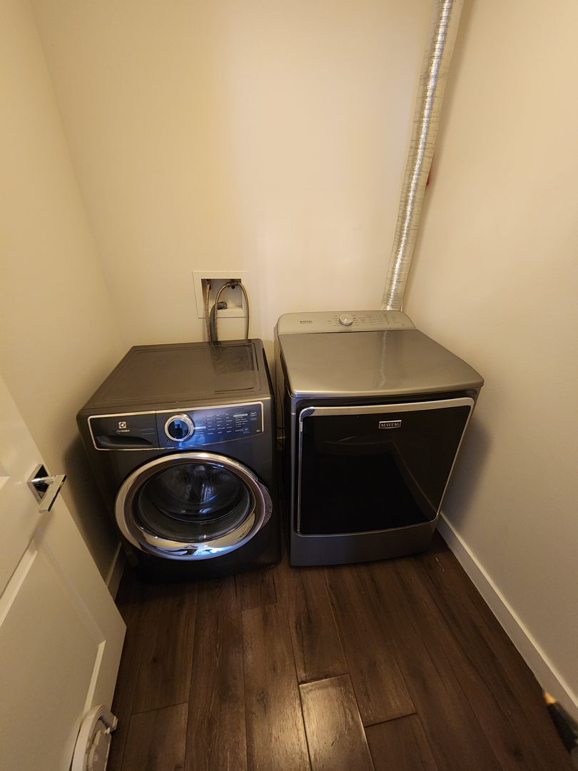 Building Photo - 1629 W Summit St