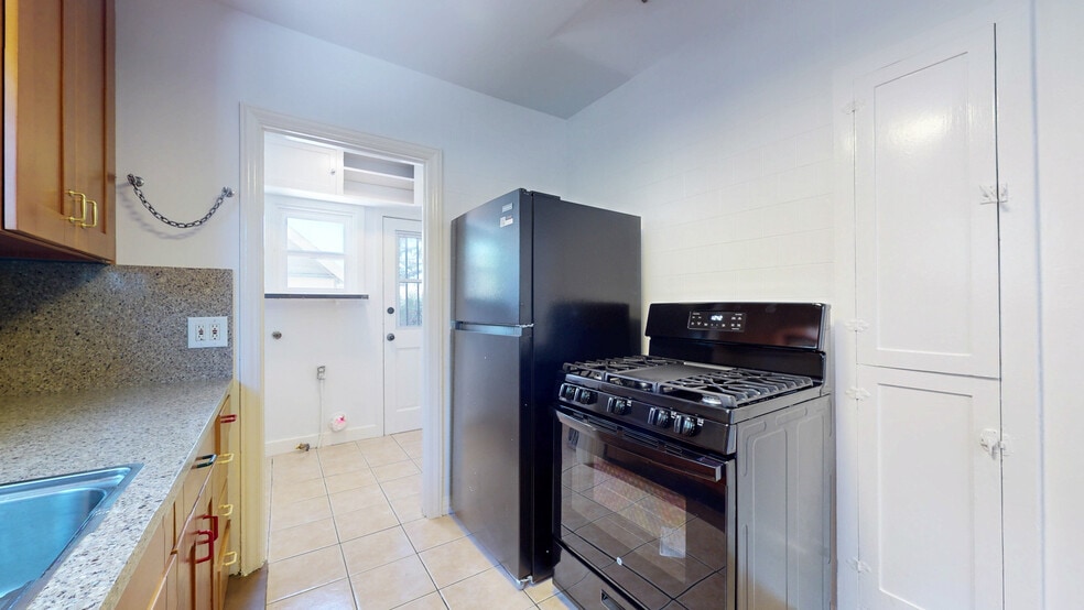 Building Photo - 1400 N Dominion Ave