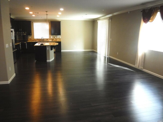 Building Photo - 1416 Couples Cir