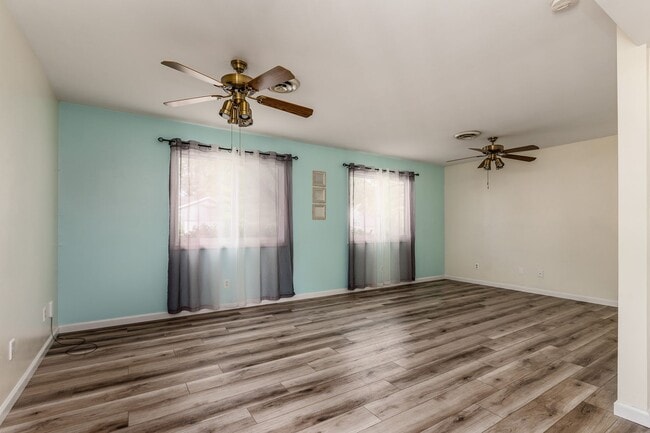 Building Photo - Newly Renovated and Ready to Move in.