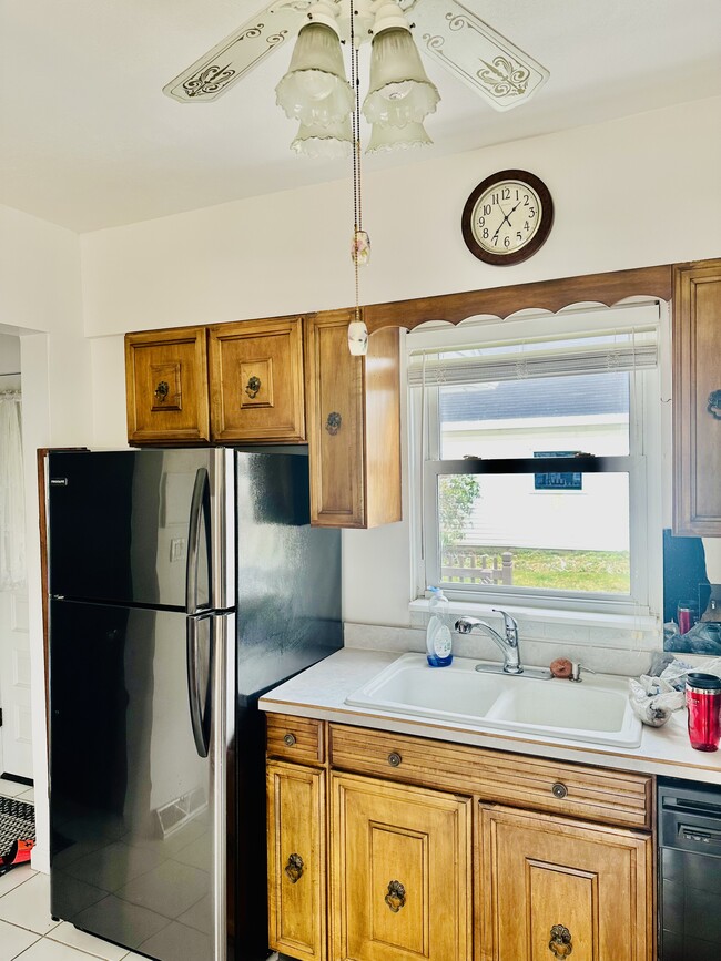 Building Photo - 3337 W 26th St