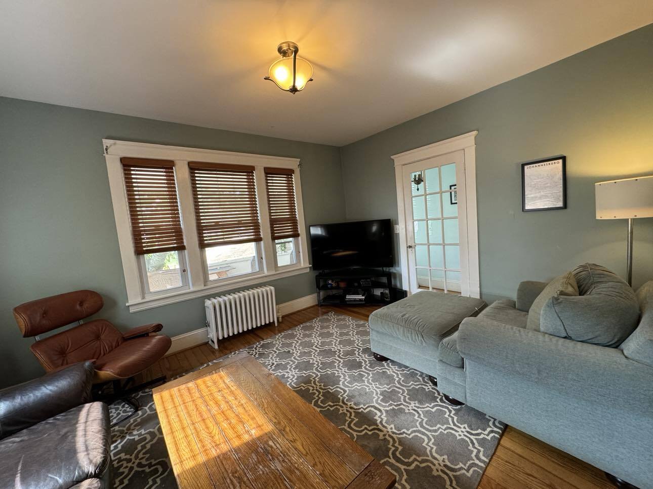 Building Photo - 5 8th Ave