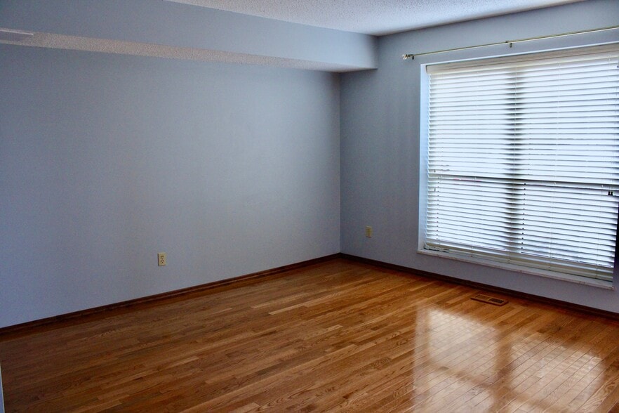 Living Room - 10523 Briston Ct