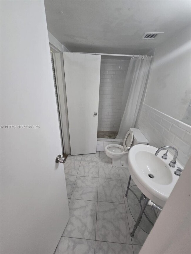 Building Photo - 13499 Biscayne Blvd