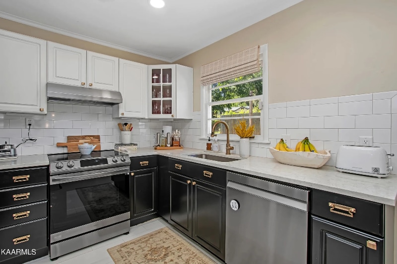Building Photo - 7021 Yorkshire Dr