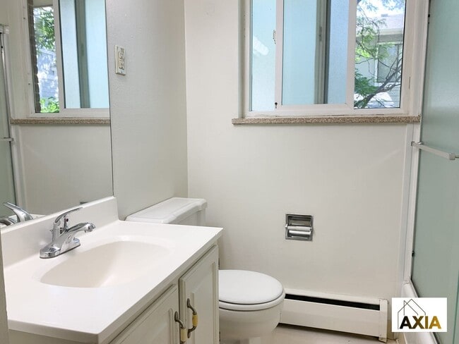 Building Photo - 715-723 19th