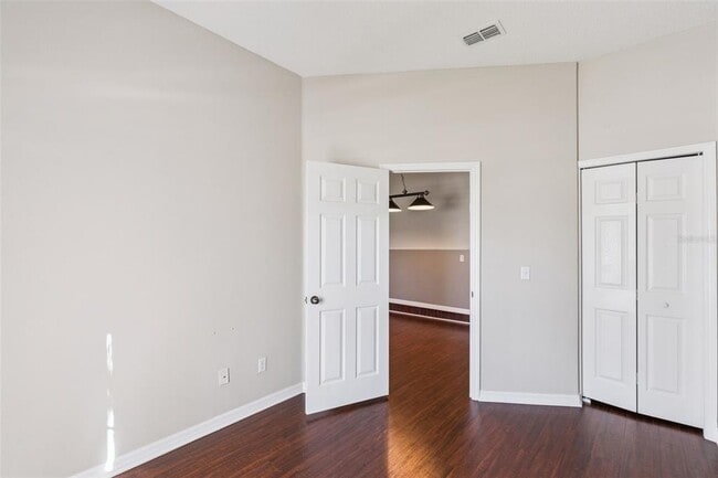 Building Photo - 648 Lockbreeze Dr