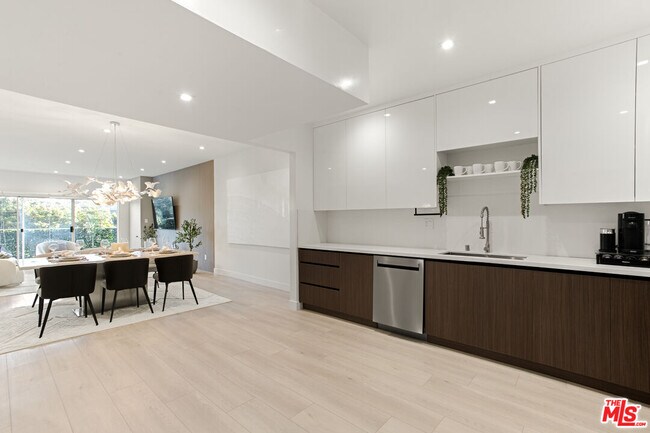 Building Photo - 10630 Wilkins Ave