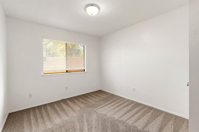 Building Photo - 2603 Market Garden Ln