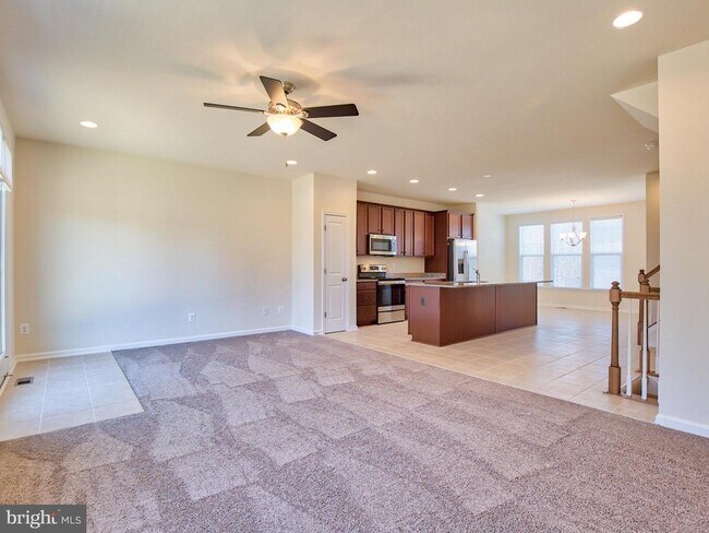 Building Photo - 127 Keller Ct