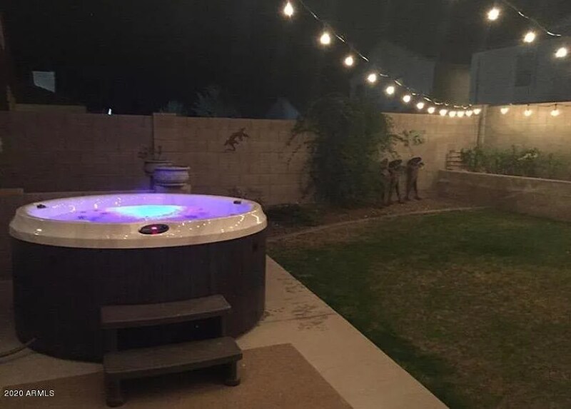 Building Photo - 9842 W Salter Dr