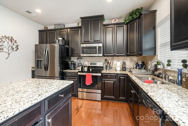 Building Photo - 3531 Ettrick Pl