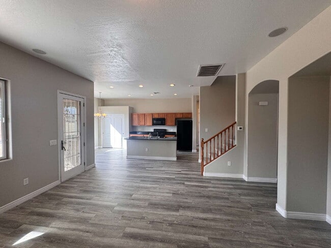 Building Photo - 821 W Saguaro Ln