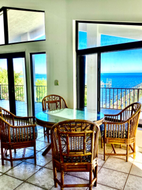 Building Photo - 232 Tarpon St