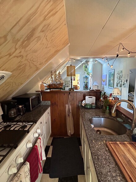 Building Photo - 9 Summer St