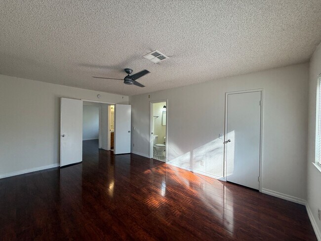 Building Photo - 43060 Larwood St