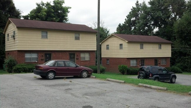 Building Photo 2 - 501 W Ward Ave