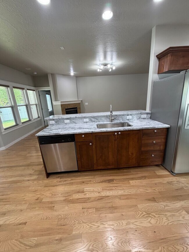 Building Photo - Jayden Village Sub: 4 Bedroom 2 Bath with Community Pool Ten Mile and Ustick