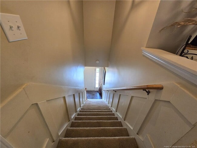 Building Photo - 8813 Looking Glass Rd