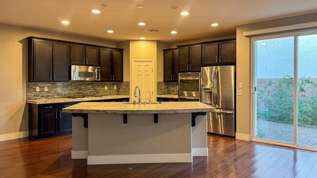 Building Photo - 4-bed, 2.5 bath, 2,498 sq ft home in Mount...