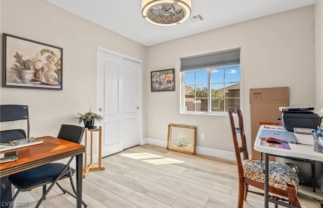 Building Photo - GORGEOUS 3 BEDROOM 2 BATH HOME