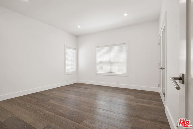 Building Photo - 807 Croft Ave