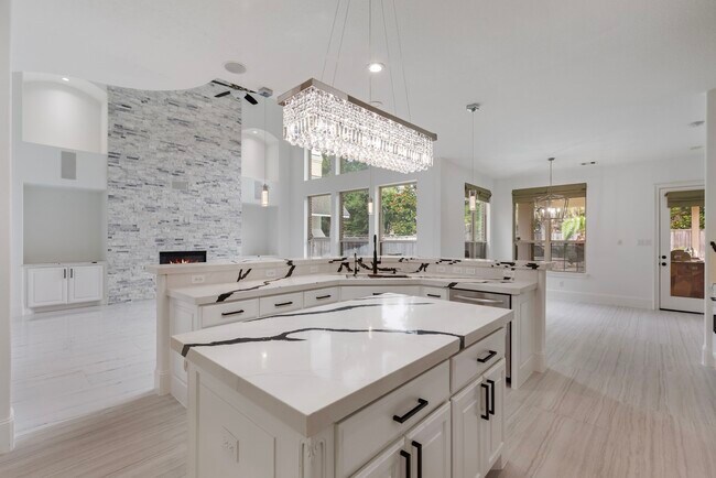 Building Photo - 18 Player Vista Pl