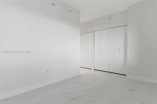 Building Photo - 711 NE 23rd Terrace