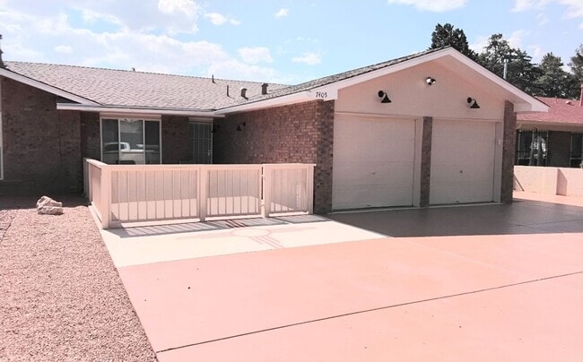 Building Photo - Heritage Hills Four Bedroom