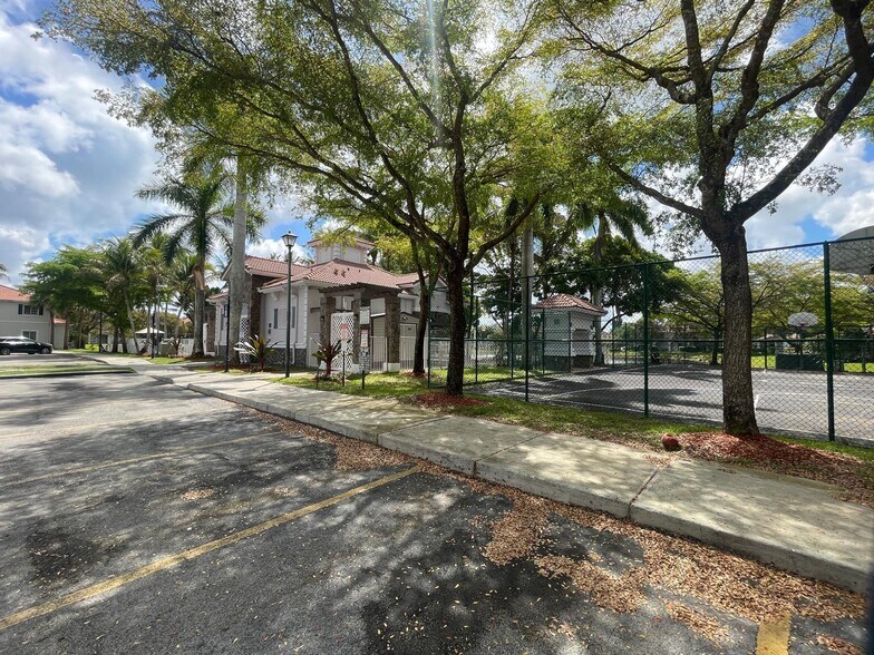 Building Photo - 2796 SW 83rd Ave