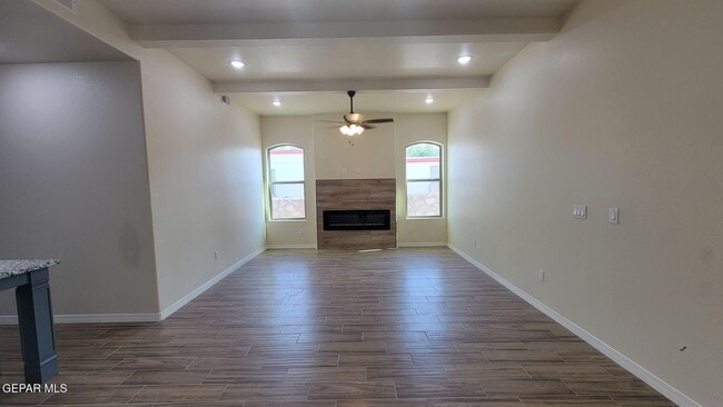 Building Photo - 125 Loma Vista Dr