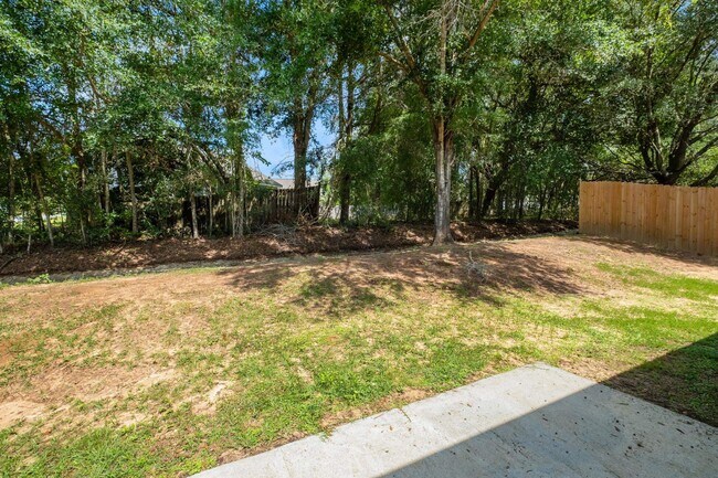 Building Photo - 944 Saddle Creek Run