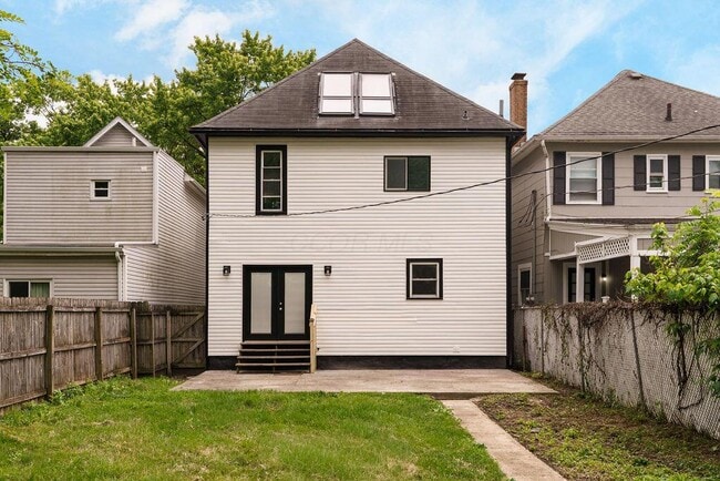Building Photo - 348 E Morrill Ave