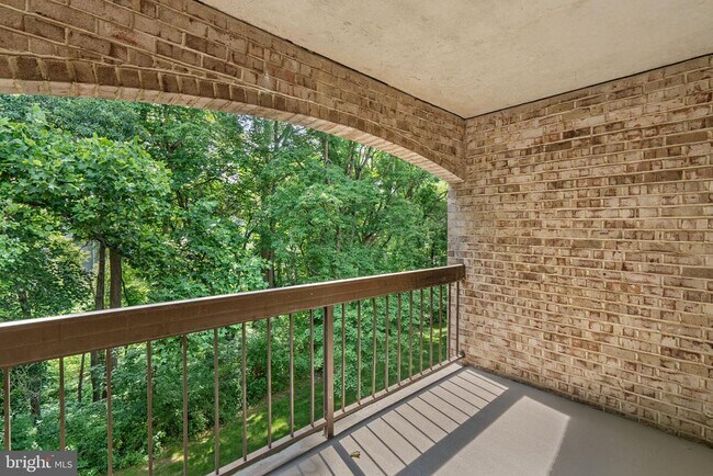 Building Photo - 435 Christopher Ave