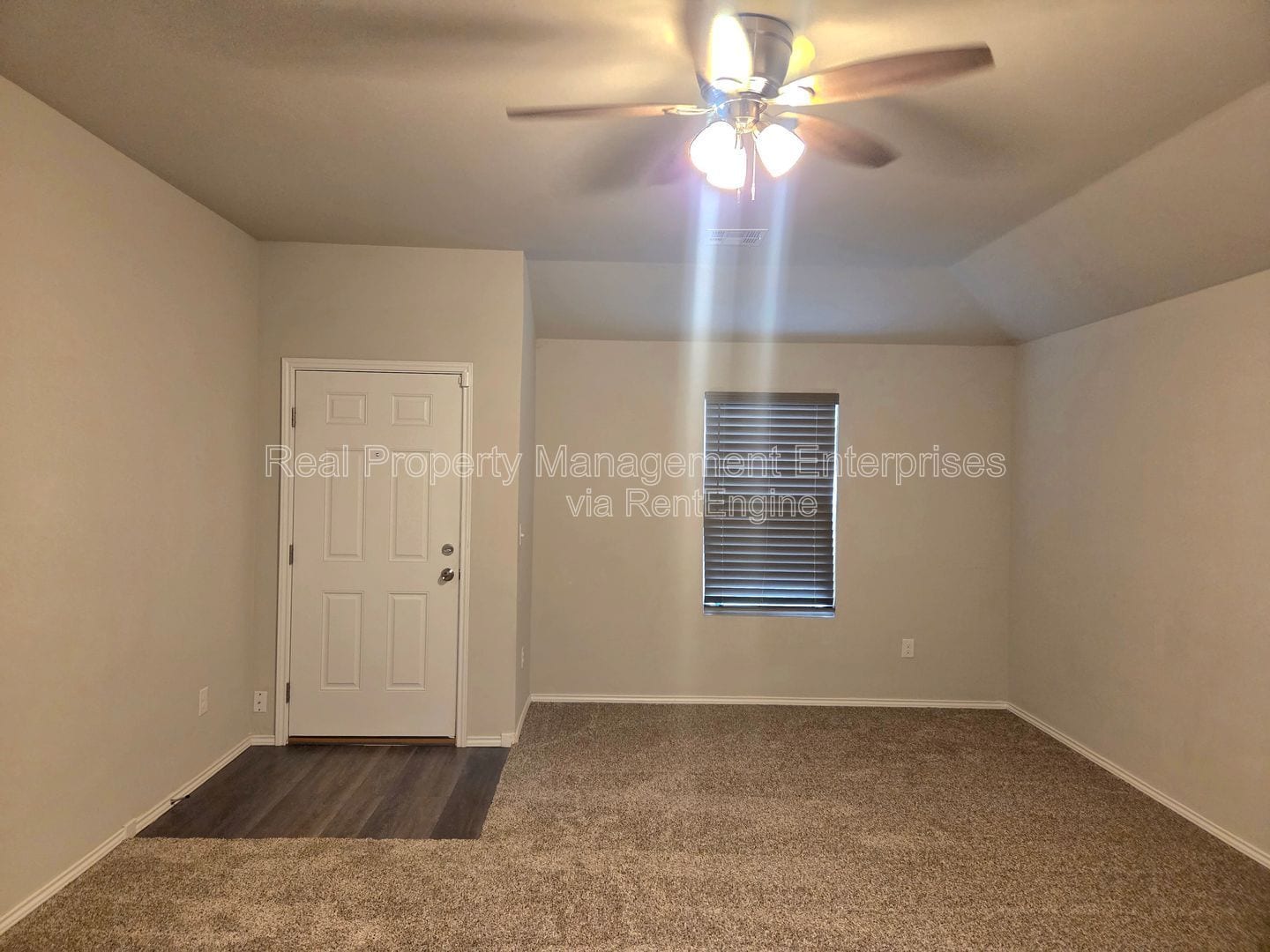 Building Photo - 9704 Saddle Dr