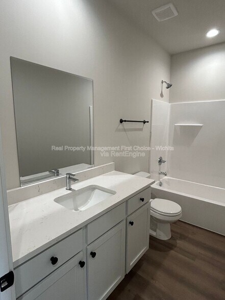 Building Photo - 157 N Gowen St