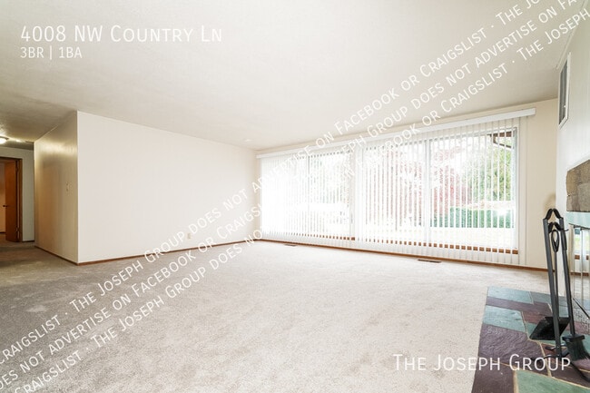 Building Photo - 4008 Country Ln NW